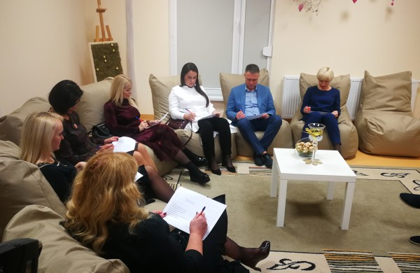 Psichiatrijos dienos stacionare - „Enya“ dainos lietuvių atlikėjų balsais