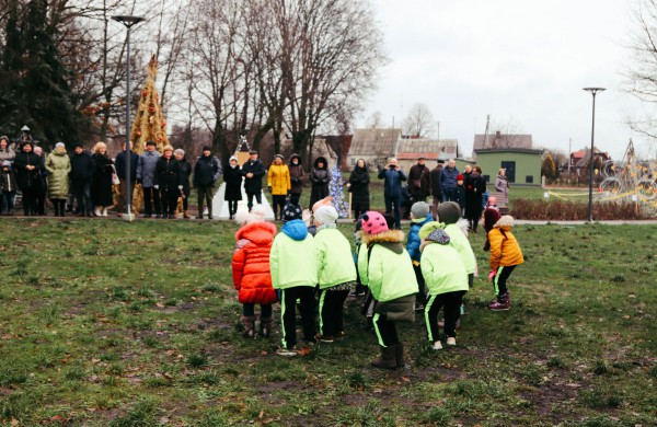 Pirmasis Kalėdinis koncertas visai šeimai Kalėdinių eglučių miestelyje