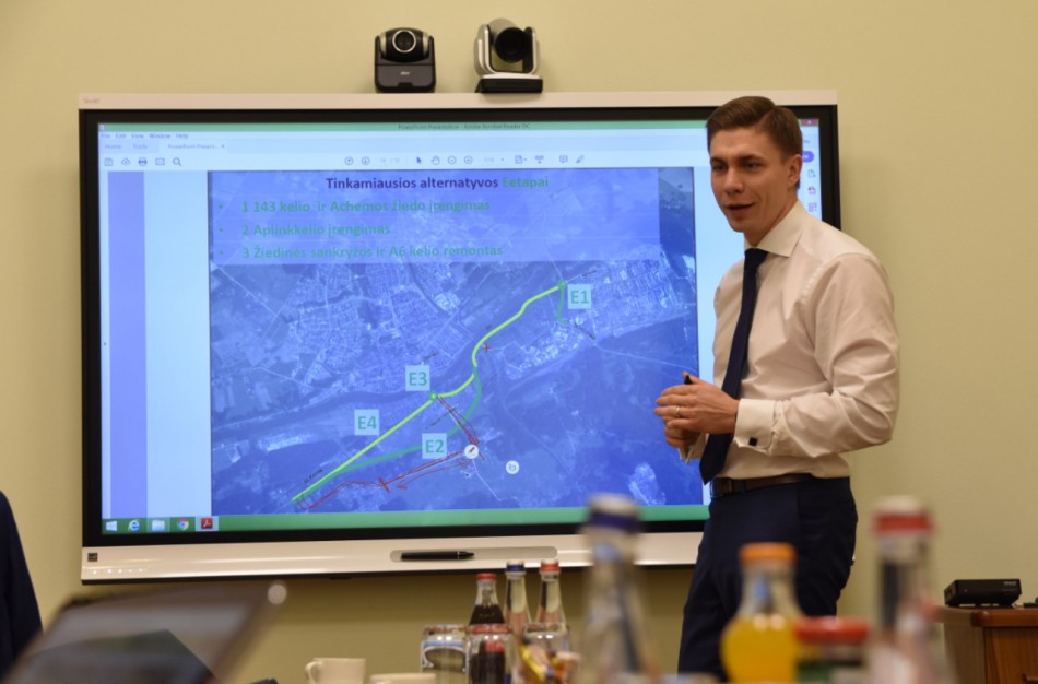 Ministerijoje aptarė aplinkkelio klausimą