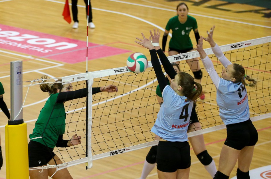 Tinklininkė E. Kliokmanaitė padėjo savo ekipai laimėti principinį mūšį