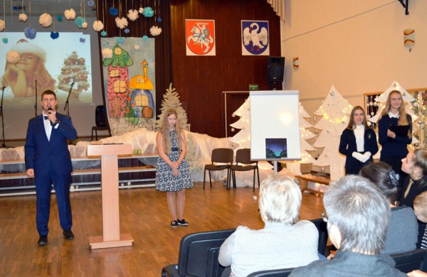 Kalėdinis labdaros vakaras „Neries“ pagrindinėje mokykloje