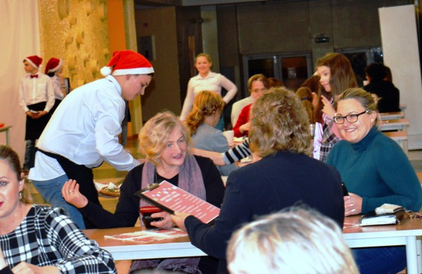 Kalėdinis labdaros vakaras „Neries“ pagrindinėje mokykloje