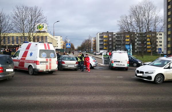 Avarija Kosmonautų ir Žeimių gatvių sankryžoje