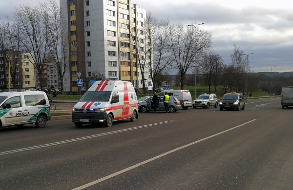 Avarija Kosmonautų ir Žeimių gatvių sankryžoje