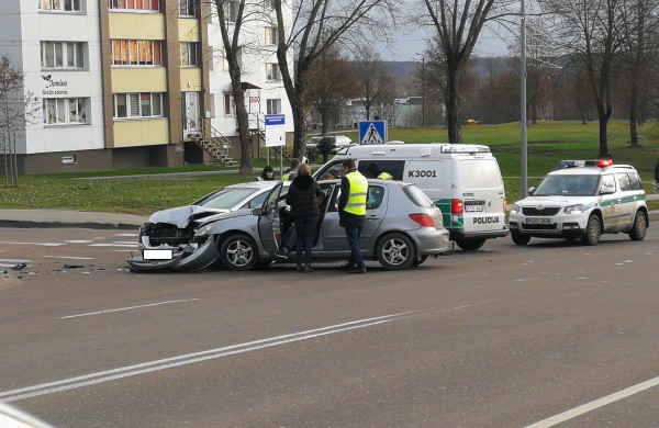 Avarija Kosmonautų ir Žeimių gatvių sankryžoje