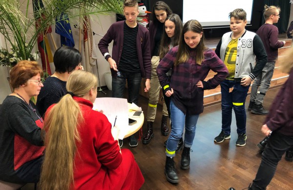 Jonavos Justino Vareikio progimnazijoje vyko saugaus eismo viktorina