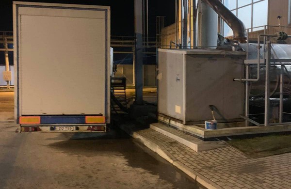 Internautų baimės pasitvirtino: užfiksuota, kaip UAB „Jumps“ atliekas pila į šulinį