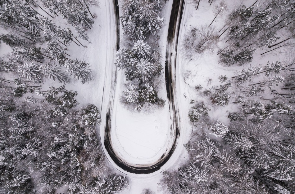 Žiemą ledo neišvengsime. Patarimai vairuotojams