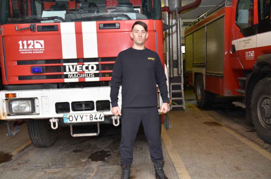 Ugniagesiai bus aprūpinti darbo drabužiais