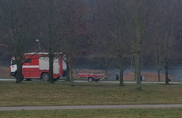 Jonavoje - intensyvi dingusios moters paieška: narai žvalgo tvenkinį