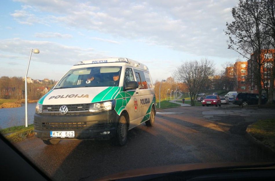 Jonavos miesto tvenkinyje rasta skenduolė