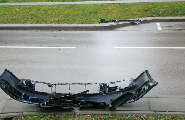 Chemikų gatvėje susidūrė du lengvieji automobiliai