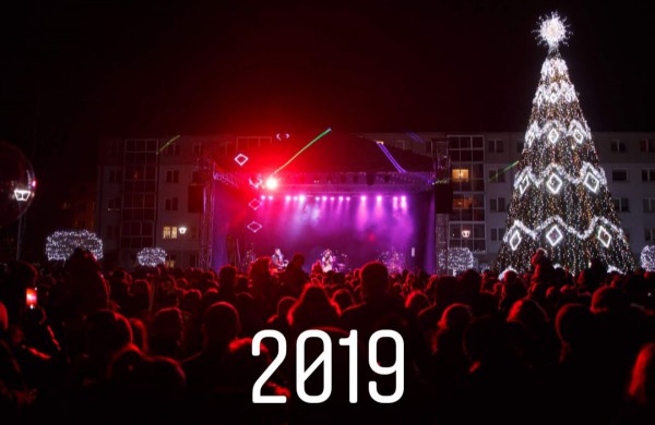 Apklausos dalyviai pasakė, kuri miesto eglutė gražiausia jiems: daugiausiai simpatijų pelnė dvi