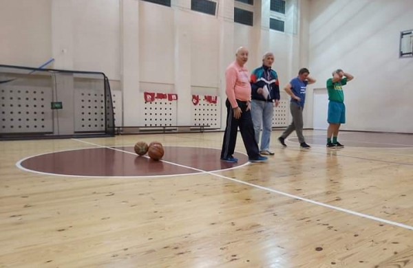 Žeimiuose vyko kalėdinis krepšinio turnyras