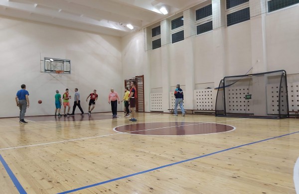 Žeimiuose vyko kalėdinis krepšinio turnyras