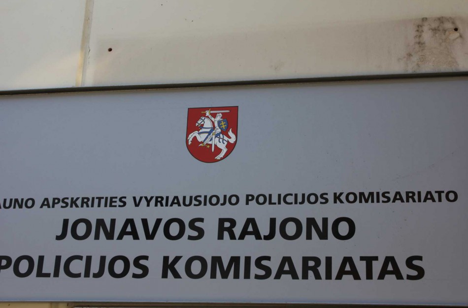 Į veidą papurškė ašarinių dujų