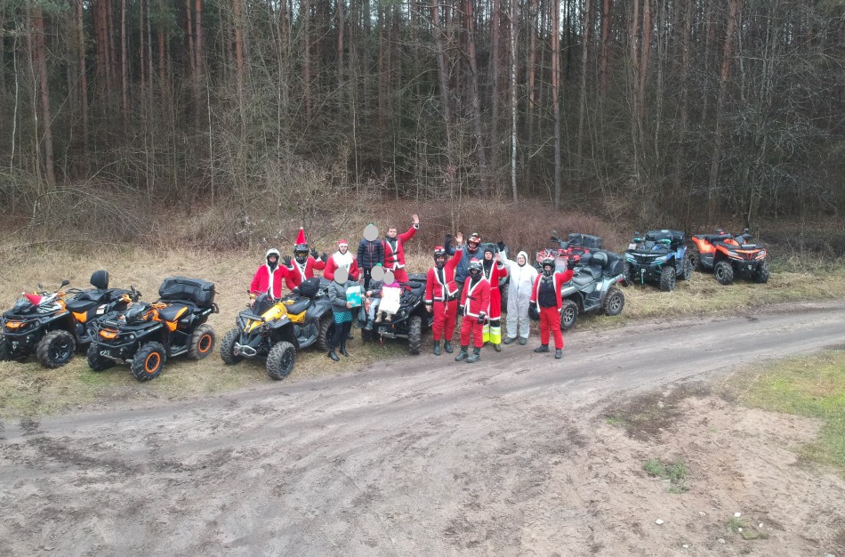 Kartais Kalėdų stebuklai atvažiuoja keturračiais