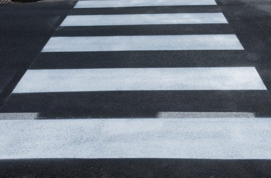 Jonavos pareigūnės vairuojamas automobilis perėjoje kliudė pėsčiąją