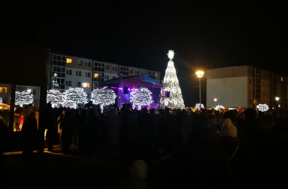 Jonavietė: Ar šventiniai papuošimai „nesikirs“ su Sausio 13 – osios minėjimu? 