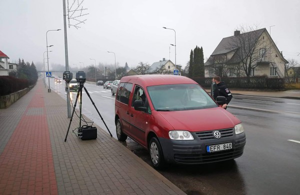 Ilgai laukti nereikėjo: Jonavoje - mobilus greičio matuoklis