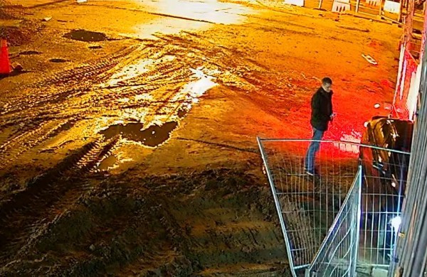 Pareigūnai aiškinasi pabėgusį „BMW“ automobilio vairuotoją