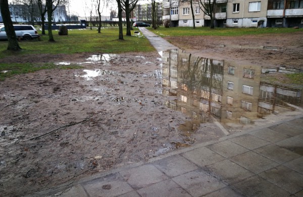 Gyventojas: po atliktų darbų ryškėja padaryta žala - skęsta pėsčiųjų takai