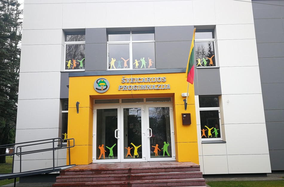 Skaitytoja: Šveicarijos progimnazija „puola“ tėvus ir verčia penkiamečius pradėti lankyti mokyklą