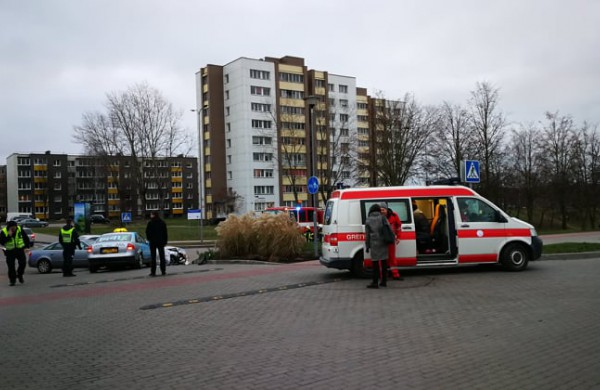 Šalia sporto arenos - dar viena avarija: du žmonės pristatyti į gydymo įstaigą