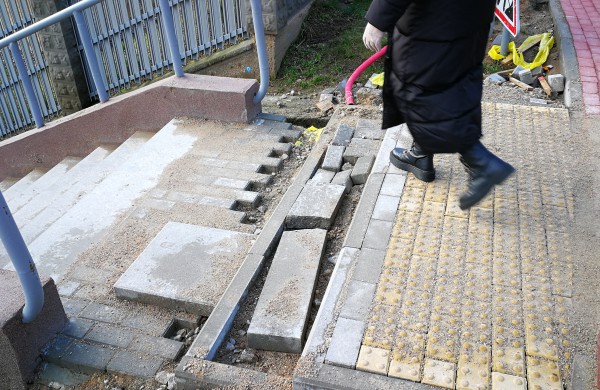 Pastabų sulauks darbus netvarkingai atliekantys rangovai