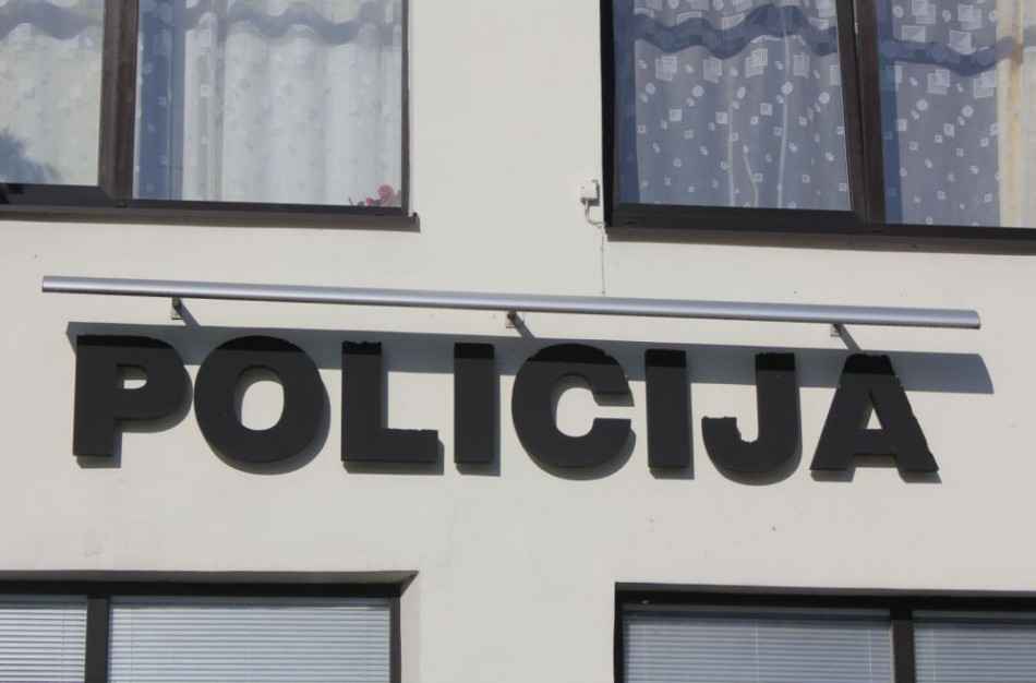 Automobilyje rastos galimai narkotinės medžiagos