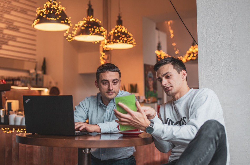 „Regitra“: lietuviai vis dažniau automobilius savo vardu registruoja neišėję iš namų