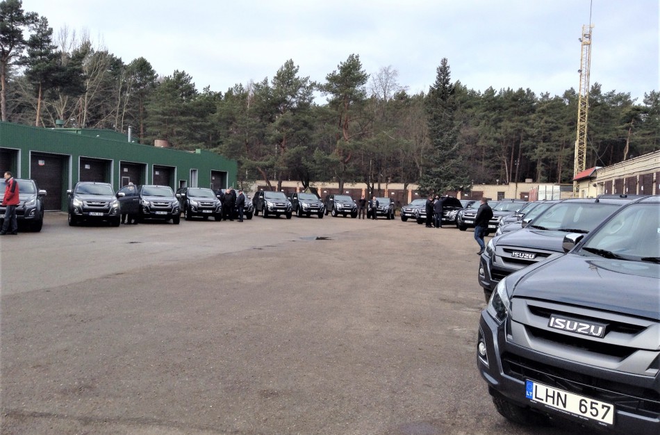Valstybinių miškų urėdija įsigijo 23 naujus automobilius, skirtus miško gaisrams gesinti