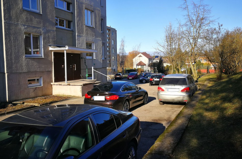 Vilties g. gyventojai dėl kiemų atnaujinimo: Laukiam nesulaukiam džiugių žinių