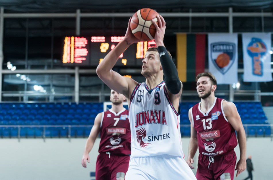 „Jonava“ namų aikštę apgynė sutriuškindama „Ežerūną“