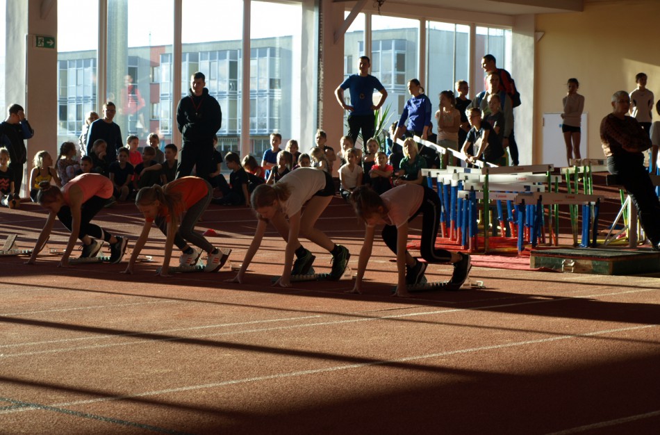 Jonavos lengvaatlečių pergalingi startai