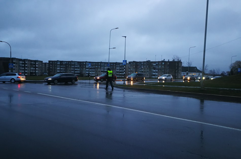 Policijos akiratyje - vairuotojai, nepaisantys naujo kelio ženklo