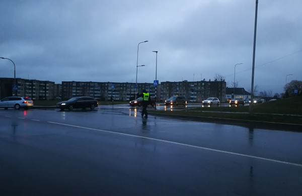 Policijos akiratyje - vairuotojai, nepaisantys naujo kelio ženklo
