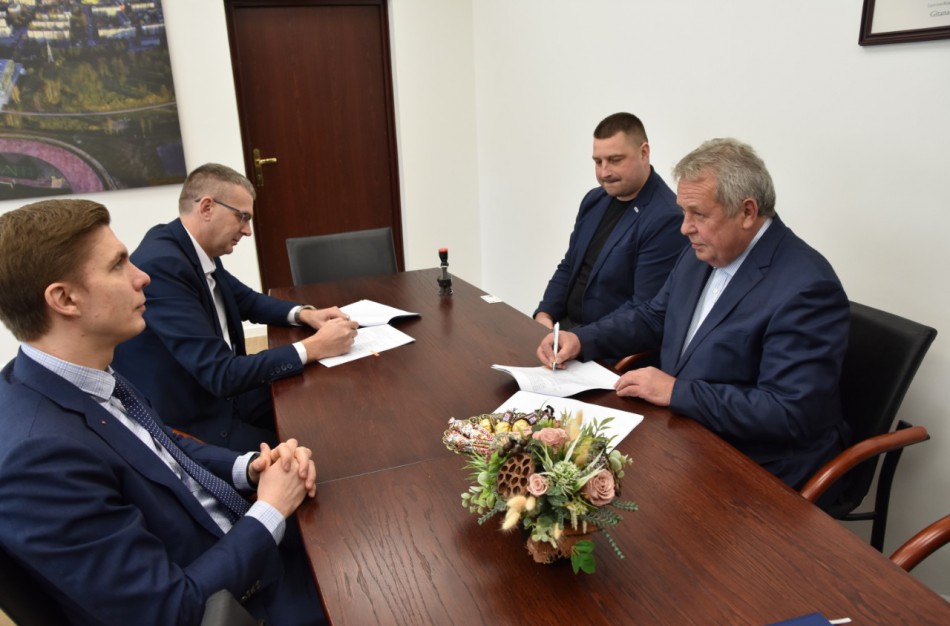 Bus tęsiamas miesto stadiono remonto projektas