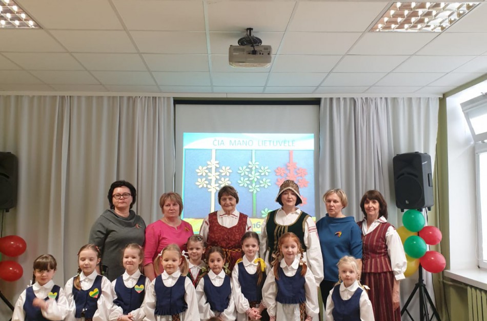 Darželis ,,Pakalnutė" paminėjo Vasario 16-ąją