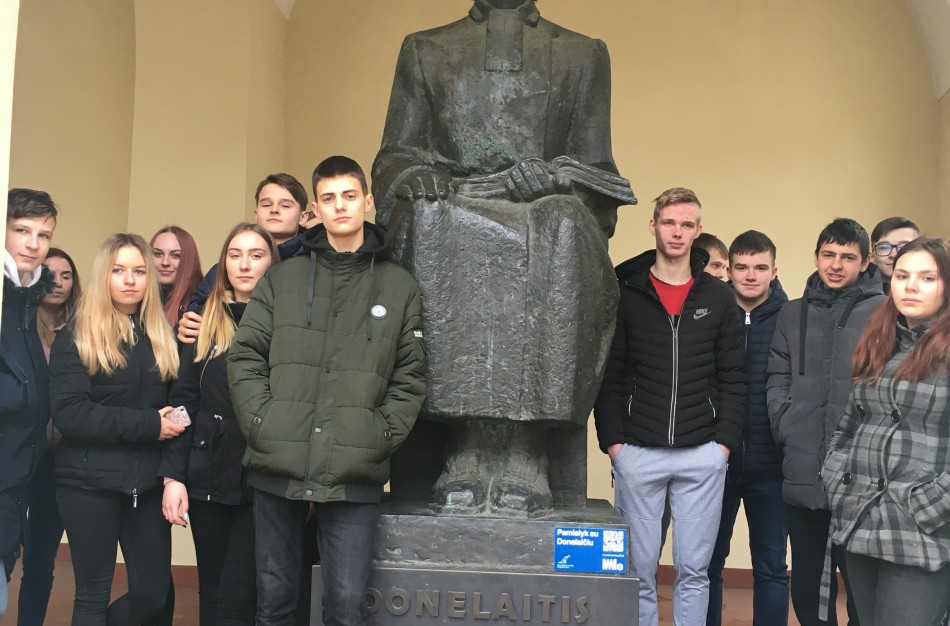 Jonavos politechnikos mokyklos mokinių išvyka į Vilniaus universiteto bibliotekos Restauravimo skyrių