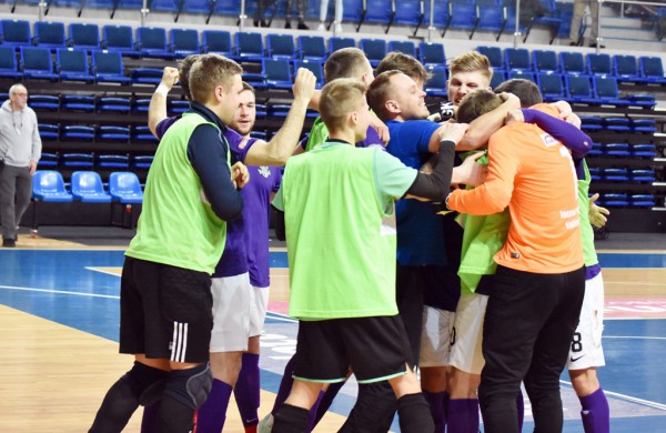 Laimėjo po baudinių serijos: „Vikingai“ atkrentamąsias pradėjo sudėtinga pergale