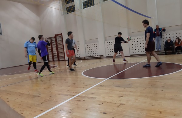 Žeimiuose - Vasario 16-ąjai skirtas tinklinio turnyras