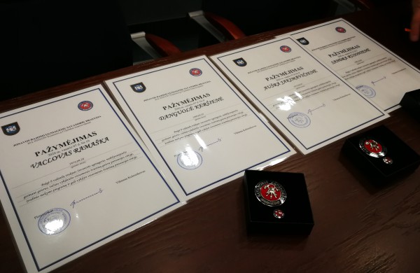 Ugniagesių savanorių gretas papildė 4 specialistai