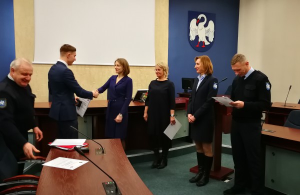 Ugniagesių savanorių gretas papildė 4 specialistai