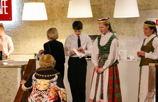 Modernizuotos lietuvių liaudies dainos virpino susirinkusiųjų širdis