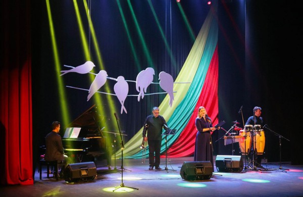 Modernizuotos lietuvių liaudies dainos virpino susirinkusiųjų širdis