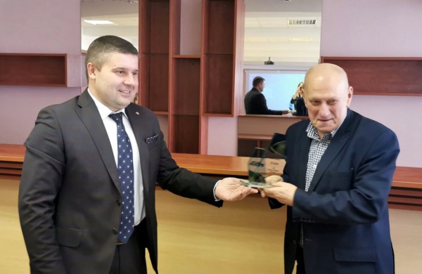 Jonavos chemikų sporto žaidynių nugalėtojais tapo AB ,,Achema“ administracijos komanda