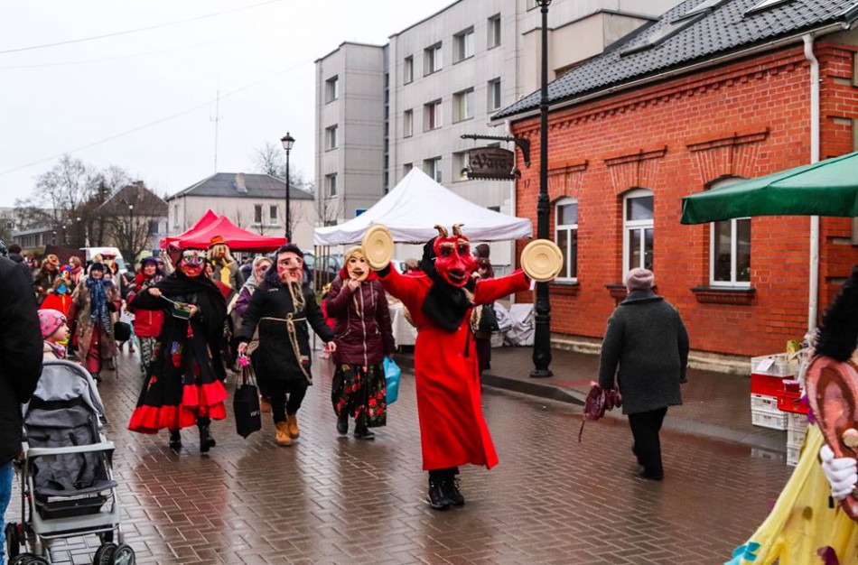 Užgavėnių balaganas Jonavoje išvaikė žiemą ir liūdesį