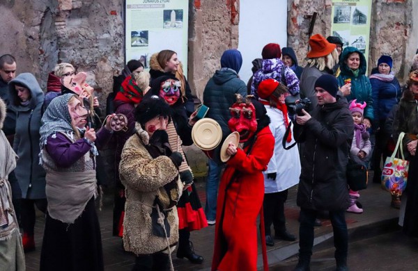 Užgavėnių balaganas Jonavoje išvaikė žiemą ir liūdesį