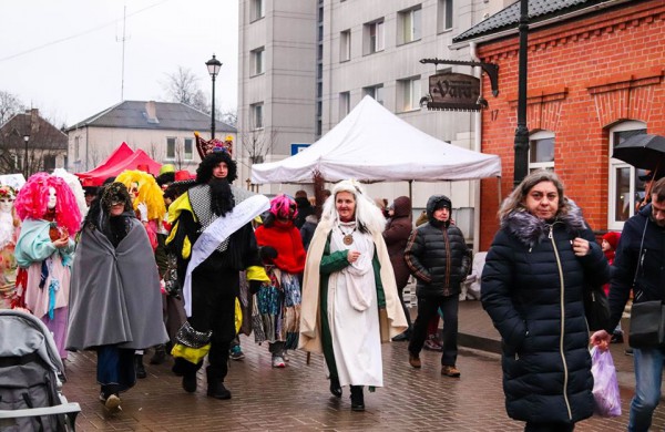Užgavėnių balaganas Jonavoje išvaikė žiemą ir liūdesį